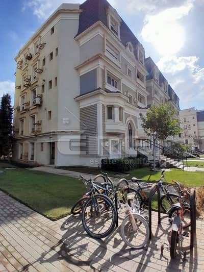 I villa with garden, immediate delivery in Mountain View Hyde Park, prime location