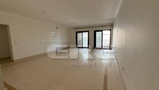 A distinctive villa for rent in Mivida, 4 bedrooms, kitchen, and air conditioning.