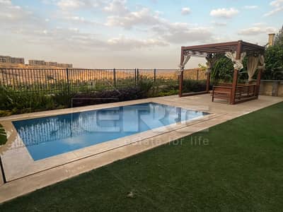Villa for rent in Uptown Cairo, private pool, 6 rooms, with the largest area.