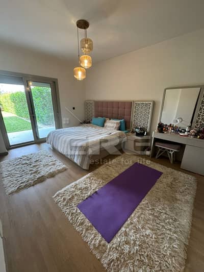 3-bedroom apartment, 224 square meters, with a large garden of 420 square meters. Prime location.
