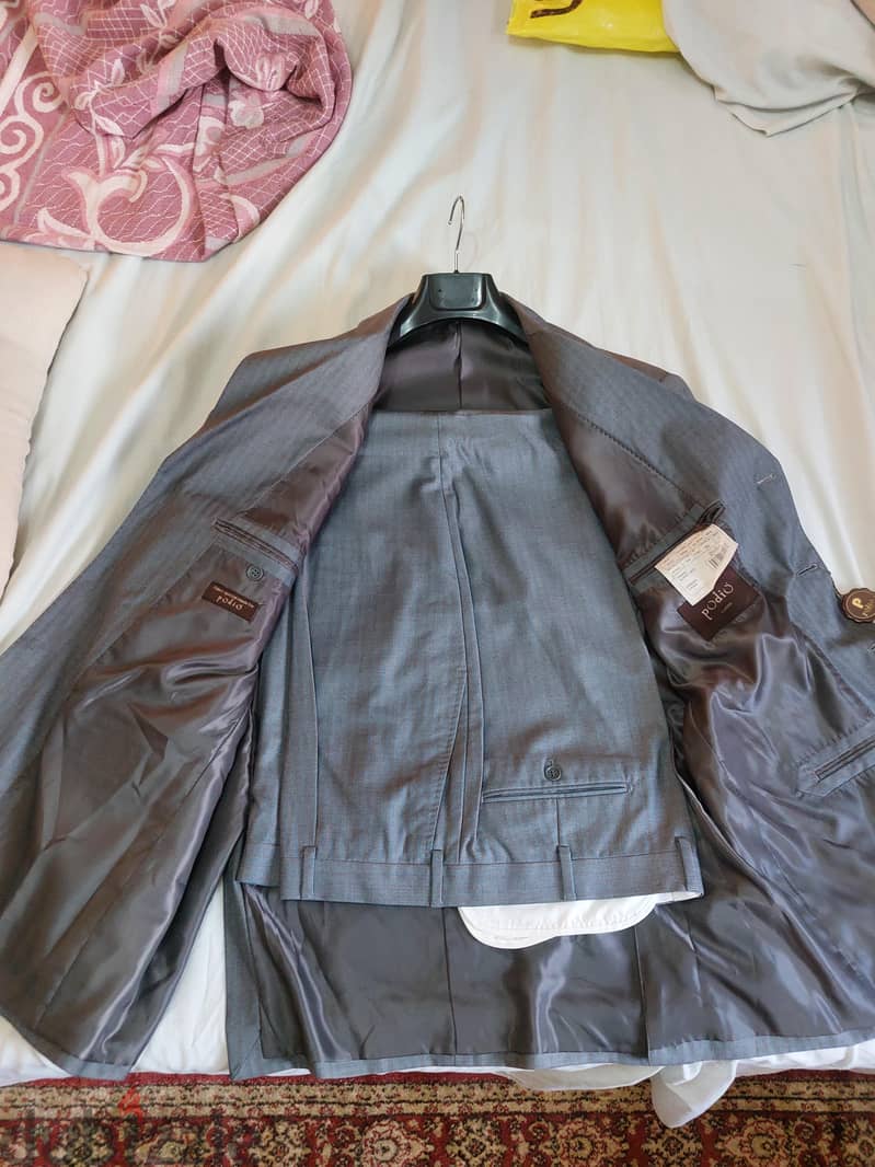 formal suit , Podio brand 3