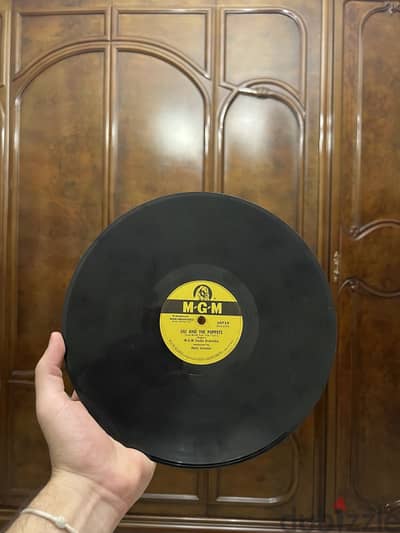 Original MGM 78 RPM vinyl record from the 1953 movie Lili.