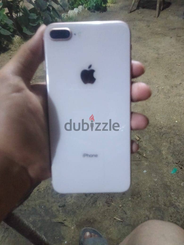 Apple - iPhone 8 Plus 1