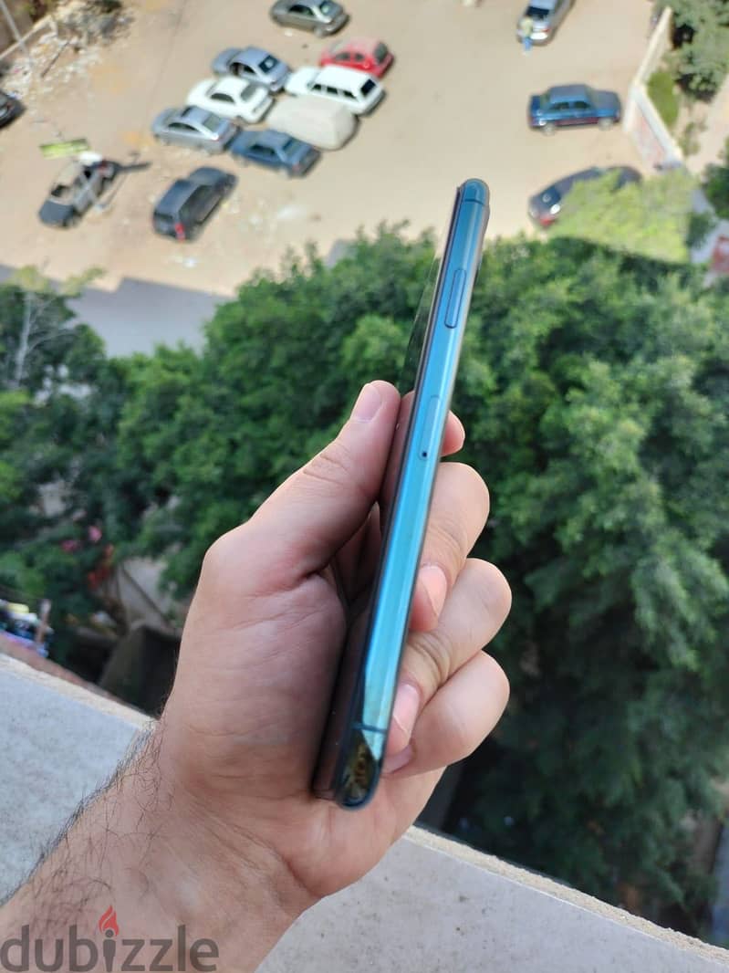 Apple - iPhone 11 Pro Max 3
