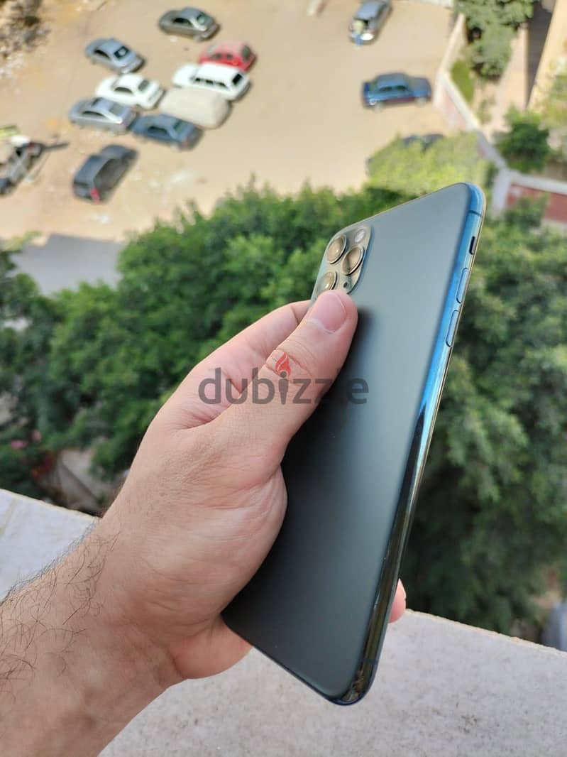 Apple - iPhone 11 Pro Max 4