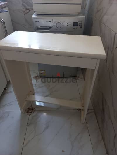 قطعةمعلقة وترابيزةكونتر عمولة