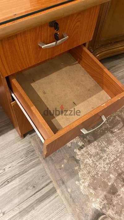 مكتب مستعمل