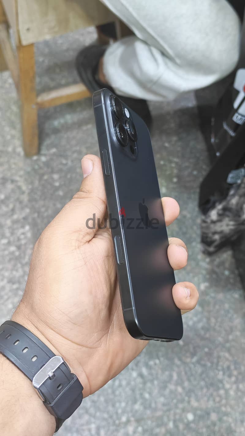 Iphone 16 pro max 3