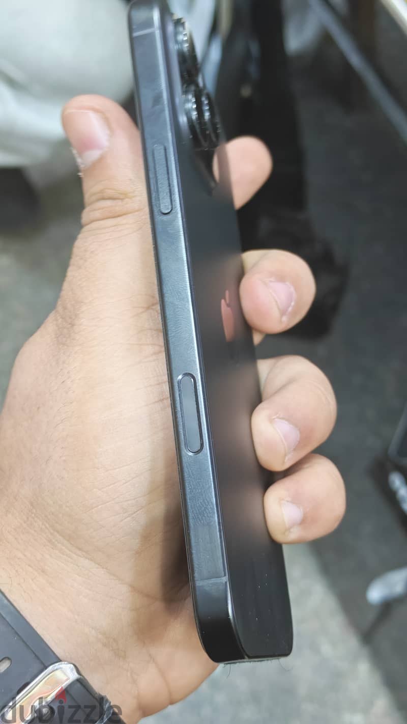 Iphone 16 pro max 4