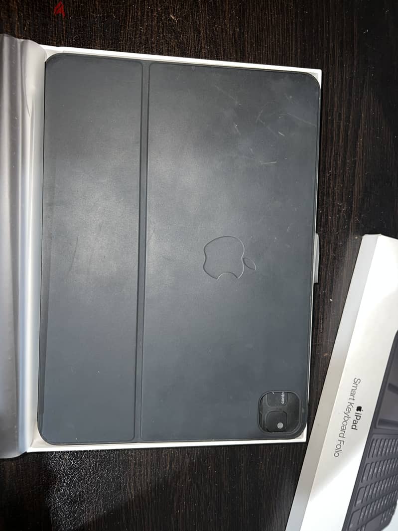 iPad Pro 11 inch keyboard Smart Folio 2