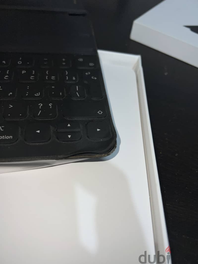 iPad Pro 11 inch keyboard Smart Folio 6