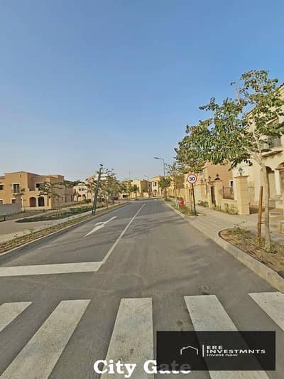 Townhouse Villa for sale with Lowest quarter and best price in City Gate New Cairo