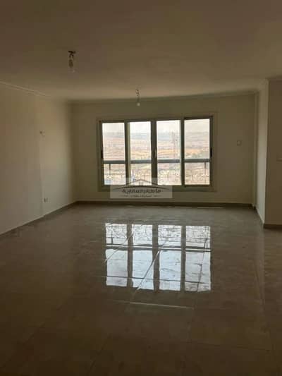 300 sqm administrative office for rent in Nasr City, on the main Makram Ebeid Street.