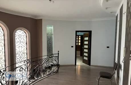 Unfurnished duplex, 380 sq m, for rent in South Investors, Fifth Settlement, near the American University in Cairo (AUC) axis.