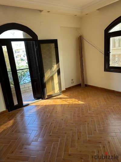 Apartment for rent 200m with kitchen in the Fifth Settlement, District 4, near Al-Hamd Mosque and the court and 7 Stars