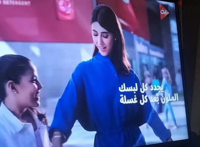 شاشه توشيبا 32 بالريموت الاصلي والارجل بتعتها