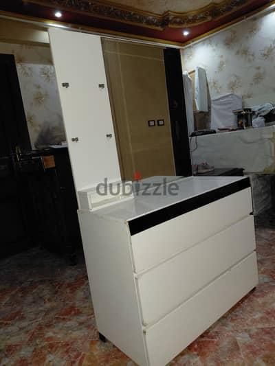 وحدة ادراج بمرايه
