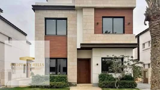 تاون هاوس unique جدا بخصم نص سعره وبالتقسيط لاطول فتره بدون فوايد في منطقه الجولدن سكوير القاهره الجديده