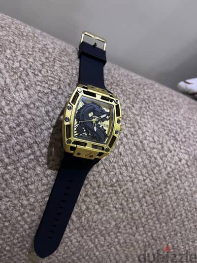 ساعه GUESS جديده