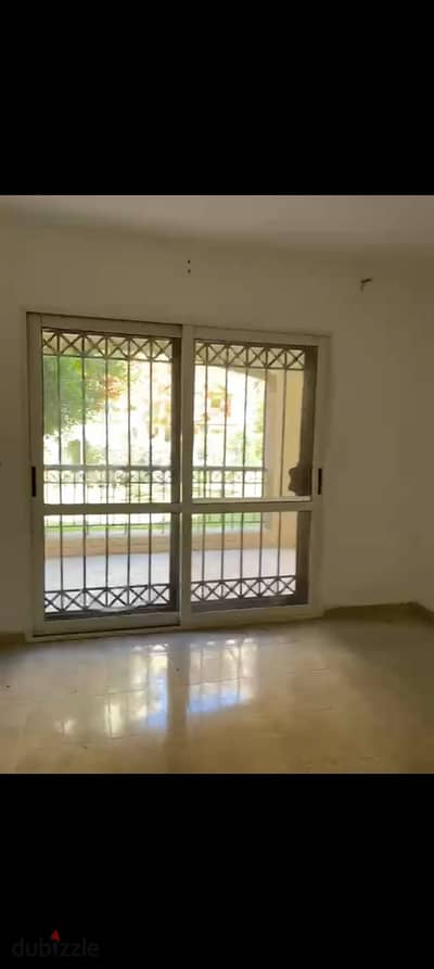 For sale: an apartment in Madinaty, ground floor, with garden 186, with a 55 m yard at a commercial price for the first phases B1