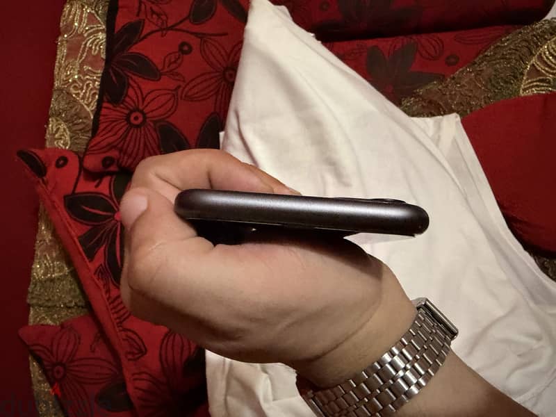 Apple - iPhone 11 5