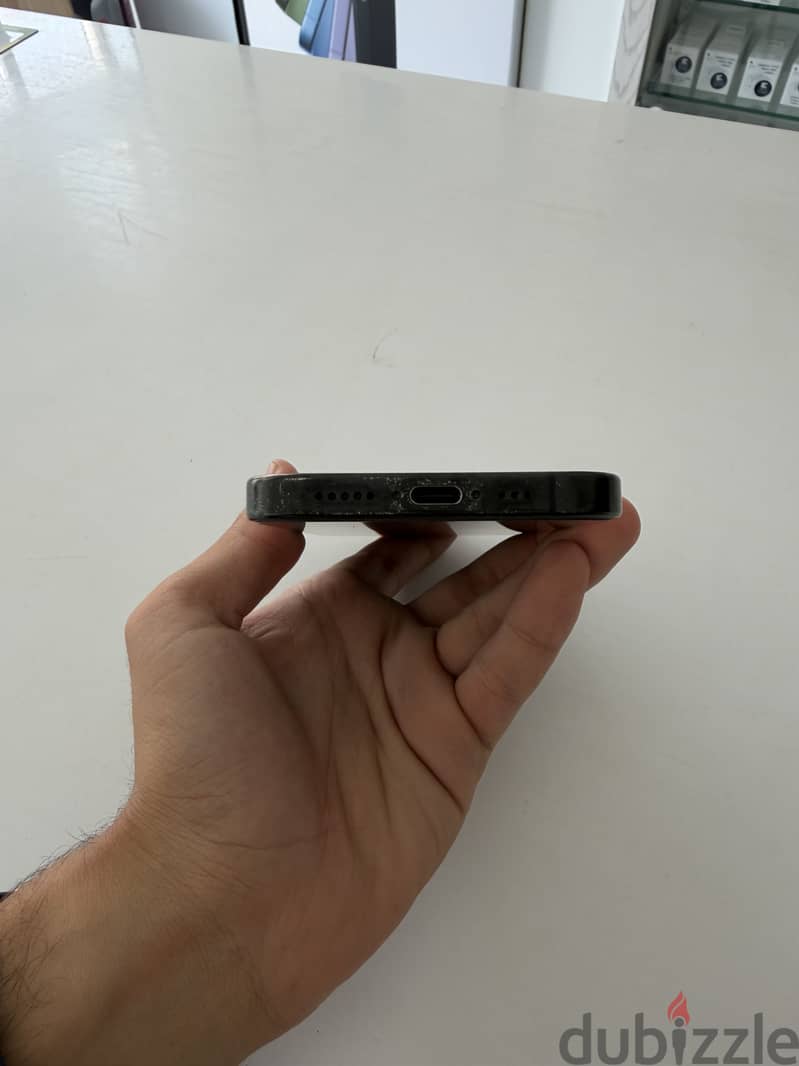 Apple - iPhone 16 Pro 2