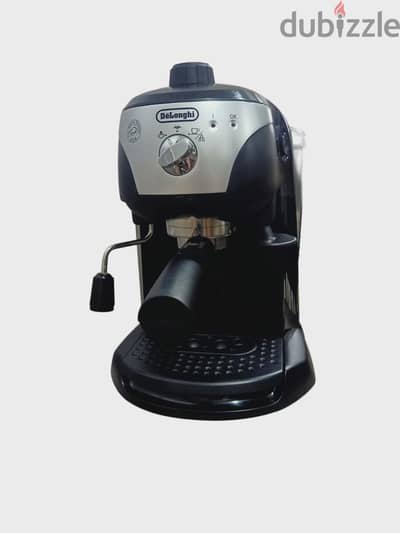 ماكينة إسبريسو ديلونجي EC221 (De'Longhi EC221) باللون الأسود.