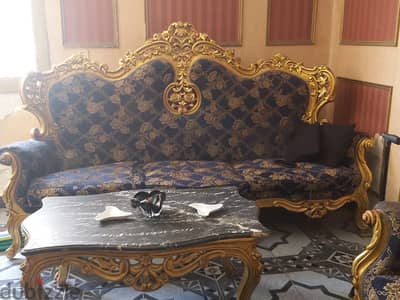 صالون مستعمل قابل للتفاوض