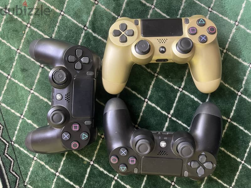 PS4 slim+3 controllers 1