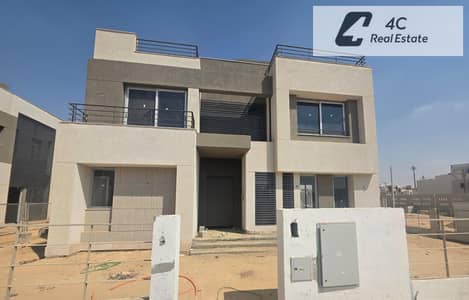 فيلا استانالون بحري فيو دايركت علي لاندسكيب  استلام فوري  3/4 تشطيب  في بالم هيلز القاهرة الجديدة  Palm Hills New Cairo