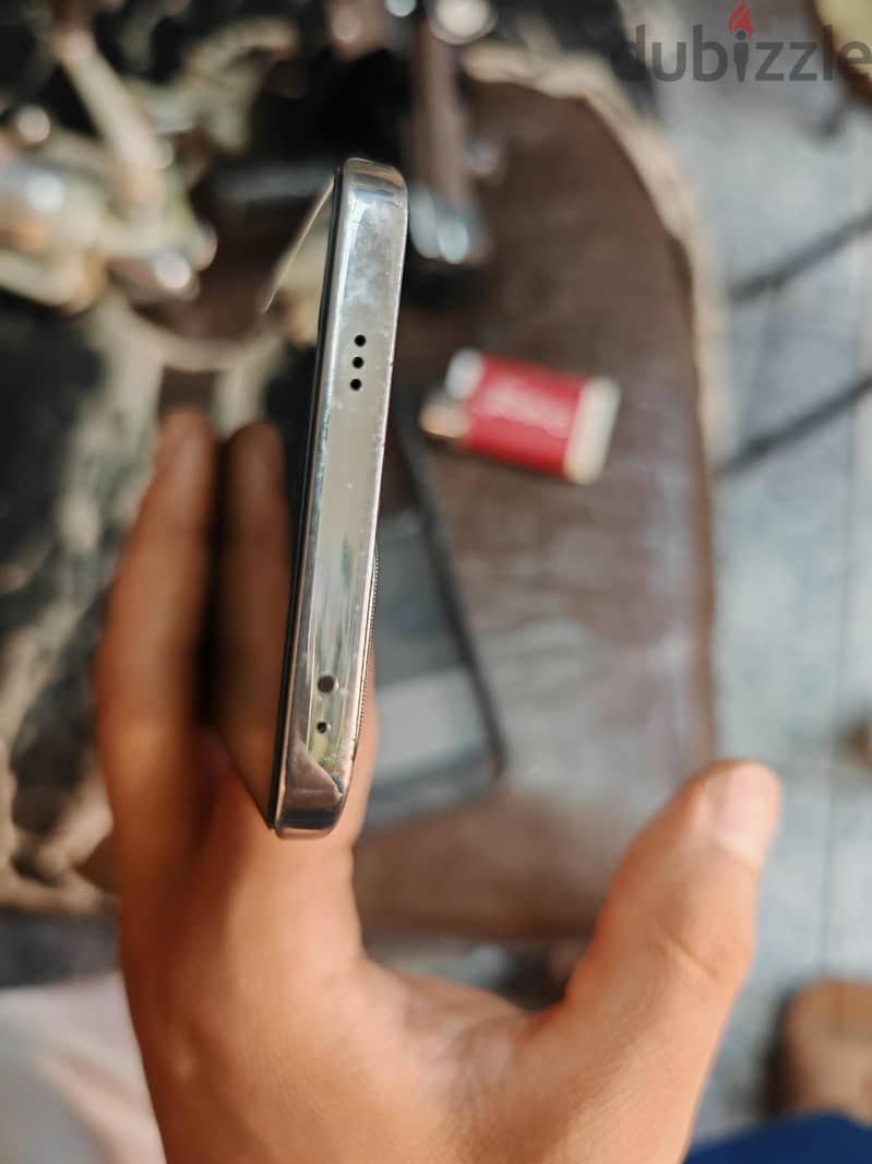 OPPO Reno12 6