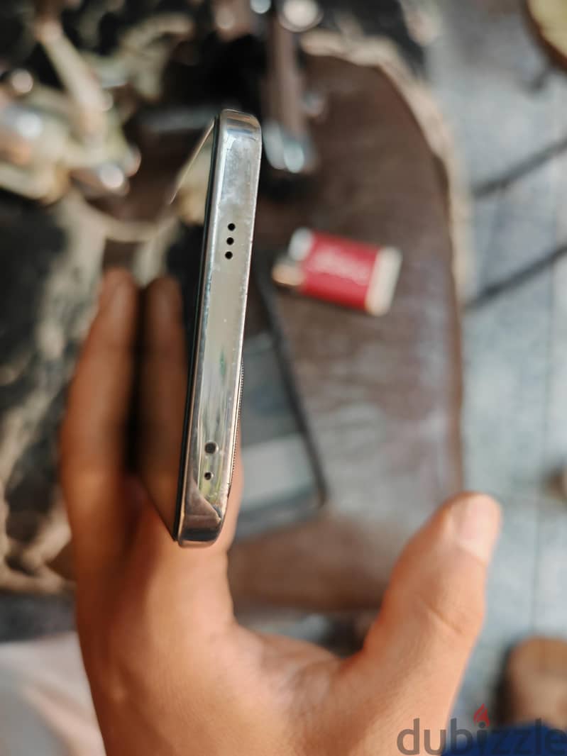 OPPO Reno12 7