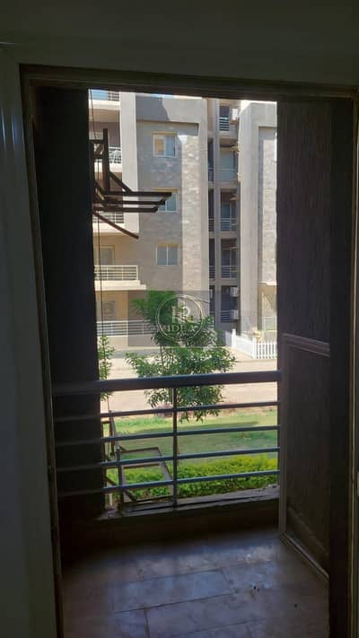 للبيع ف كمبوند متميز جنه مصر حيث الخضره و المرافق و الامن ف كل مكان و بالقرب من الخدمات