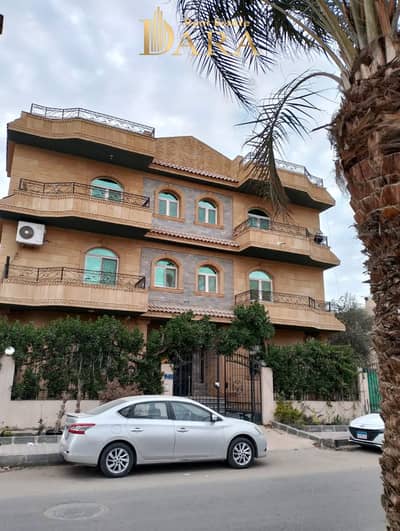 شقة للبيع 220م (3/4 تشطيب )فى الحى الرابع فيلات بالقرب من (ميدان سعد زغلول)