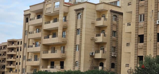 شقة نصف تشطيب للبيع كومبوند جراند سيتي طريق الواحات ٦ اكتوبر