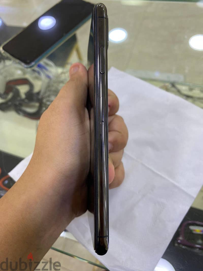 Apple - iPhone XS Max 3