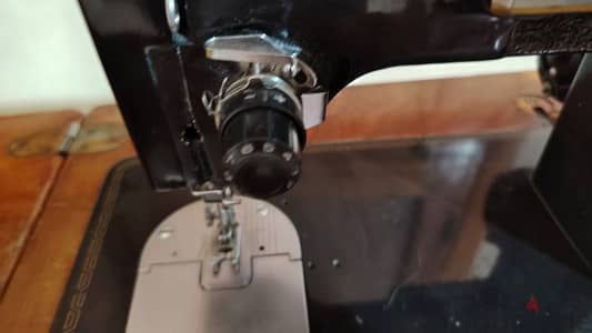 ماكينة خياطه سنجر