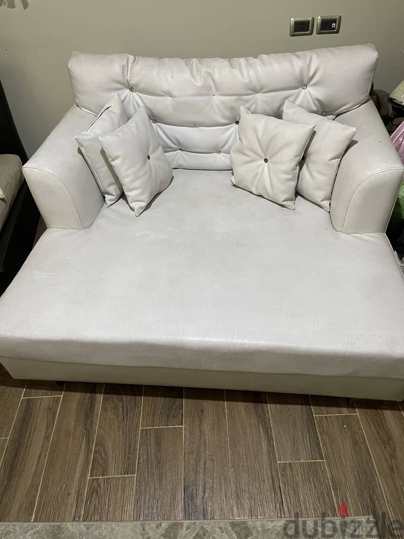 Used white square leather sofa 3