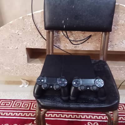بلاي ستيشن 4 فات عليه العاب ومعاه كمبيوتر HP 800 G1