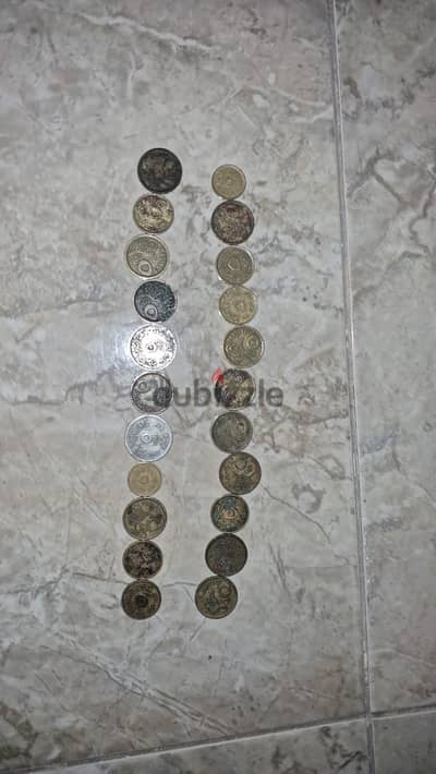 عملات مصرية وليبية