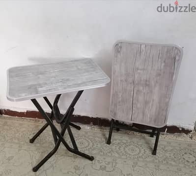 ٣ ترابيزات و ٥ كراسي للبيع