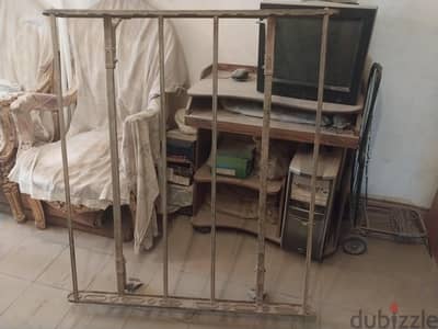 للبيع شبكة سيارة بتركب على السقف