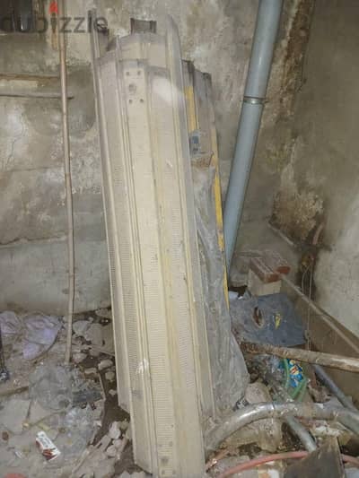 باب محل ايطالي