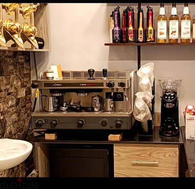 ماكينة اسبريسو La Cimbali M21 Premium + مطحنة ديجيتال (حالة كسر زيرو)