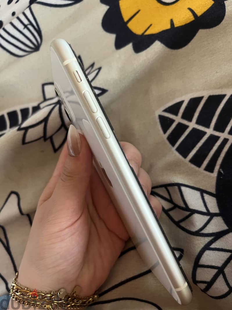 Apple - iPhone 11 3