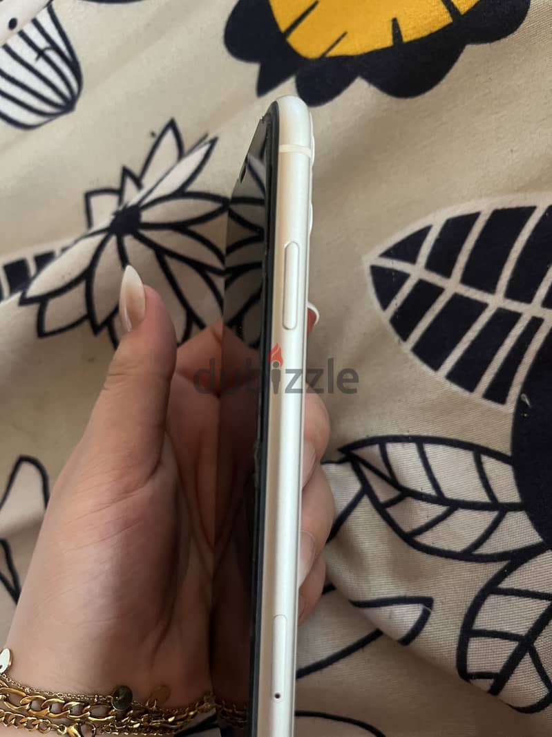 Apple - iPhone 11 4