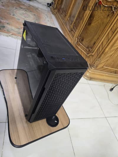 gaming pc as new with 3 month warranty receipt still valid في علبته
