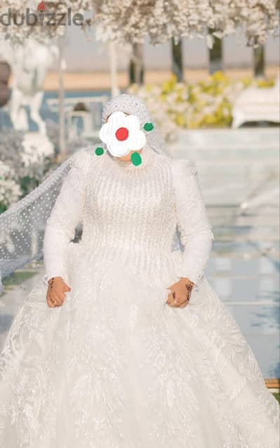 فستان زفاف كامل