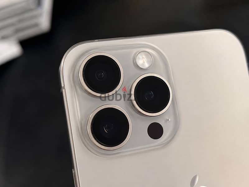 Apple - iPhone 15 Pro Max 3
