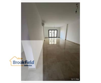 شقه للايجار شامل التكييفات فى كمبوند فيفث سكوير المراسم بجوار شارع التسعين ومحور بن زايد  Apartment for rentin Fifth Square Compound, Al Marasem